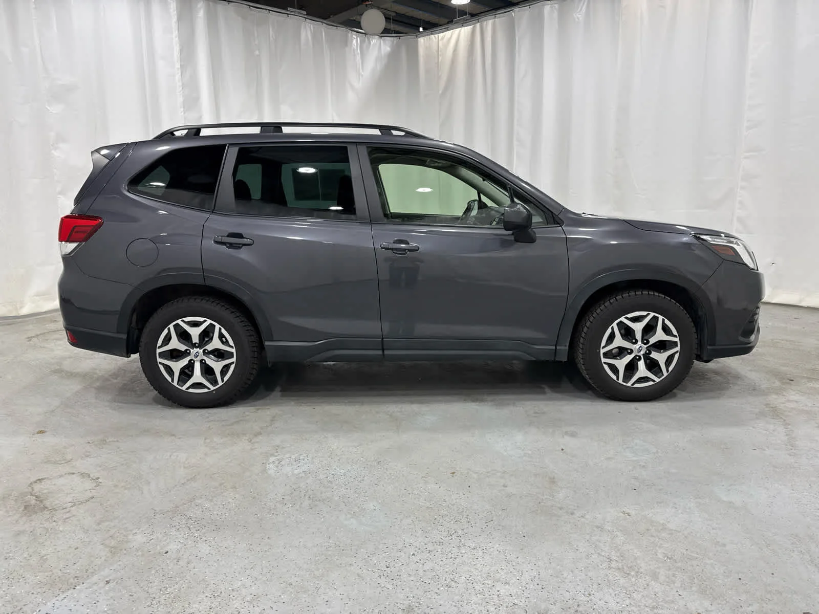 Used 2023  Subaru Premium image 6