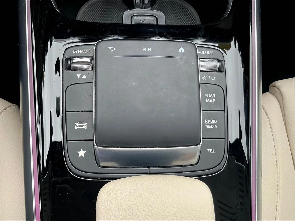 Used 2023  Mercedes-Benz GLA 250 image 16