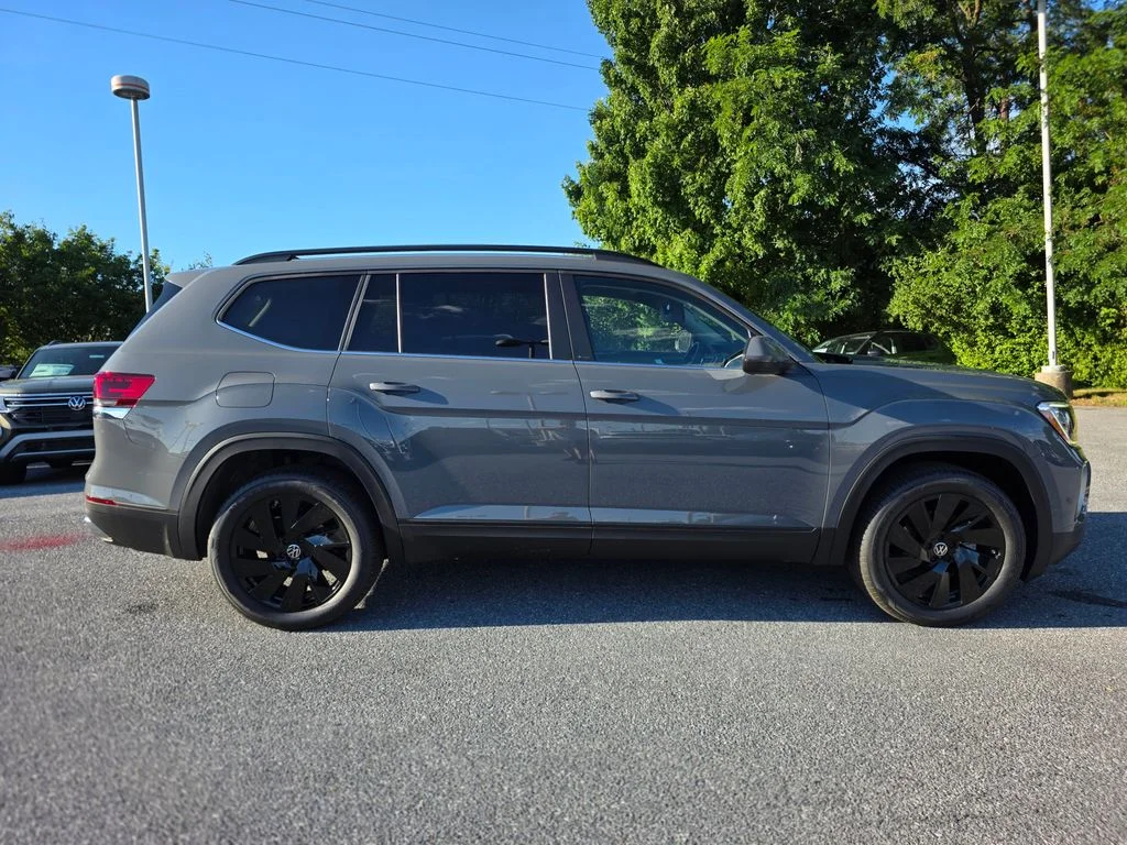 New 2026 Pure Gray Volkswagen 2.0T SE w/Technology image 2
