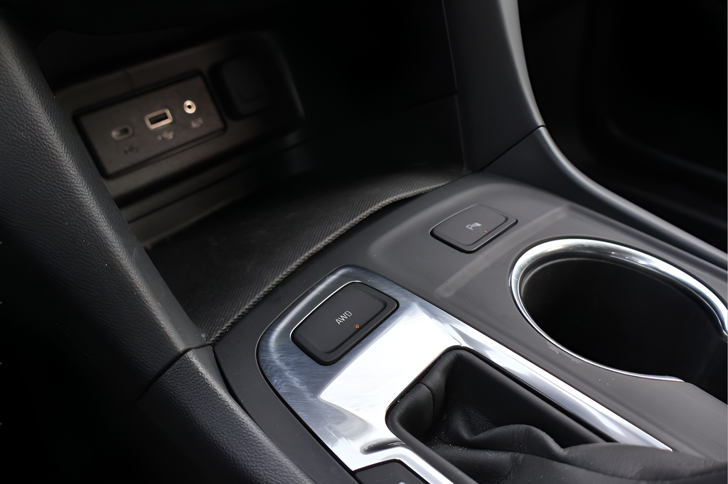 Used 2024 Gray Chevrolet LT image 25