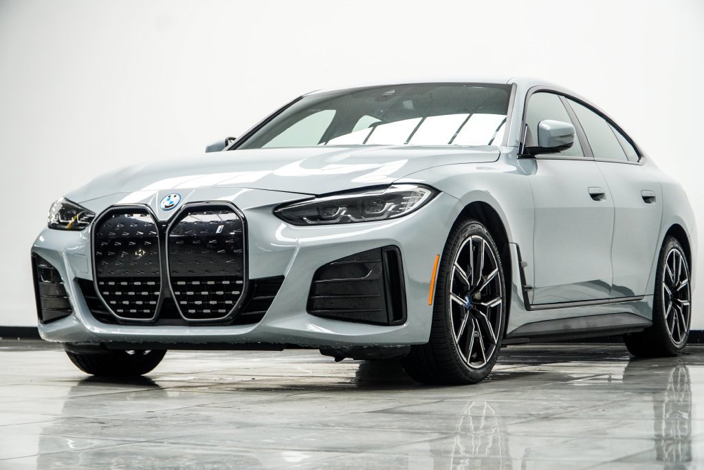 Used 2023 Gray BMW eDrive40 image 11