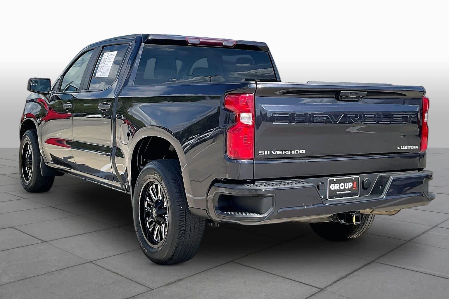 Used 2022 Dark Ash Metallic Chevrolet Custom image 12