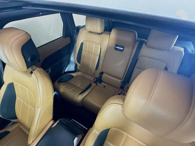 Used 2020 White Land Rover HSE Dynamic image 14