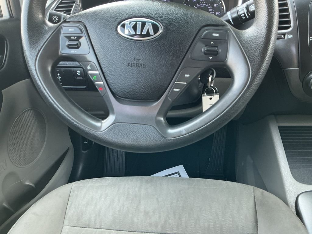 Used 2015 Silver Kia LX image 17