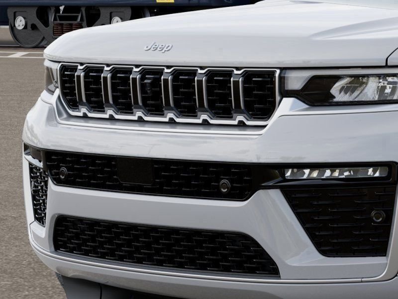 New 2026 Bright White Clear-Coat Exterior Paint Jeep Summit image 11
