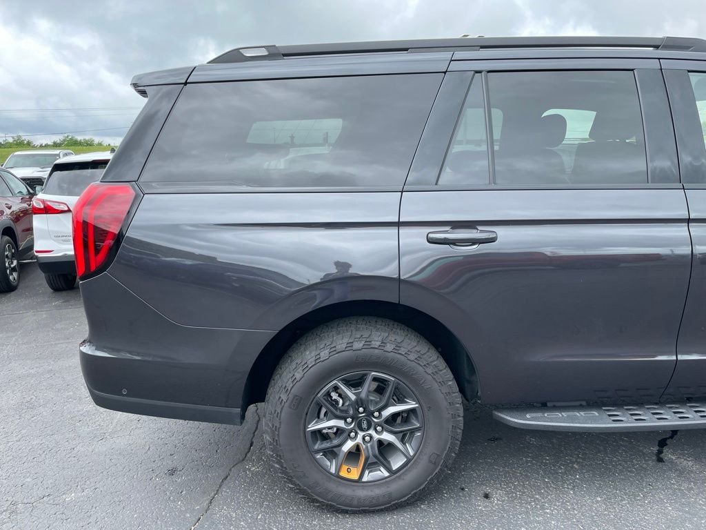 Used 2025 Gray Ford Tremor image 36