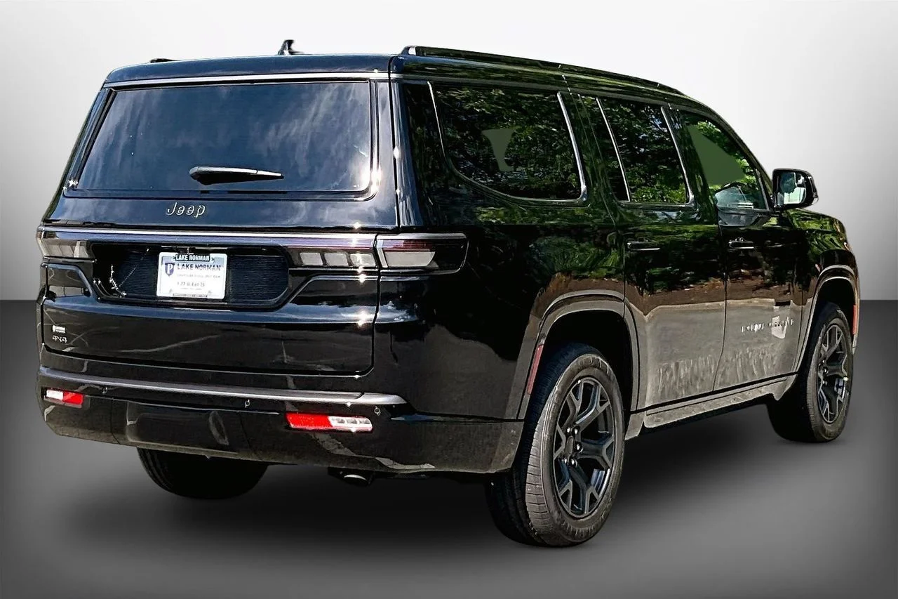 New 2026 High Gloss Black Jeep Limited Altitude image 8