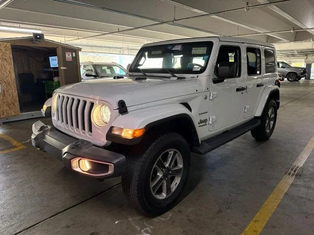 Used 2022 White Jeep Unlimited Sahara image 2