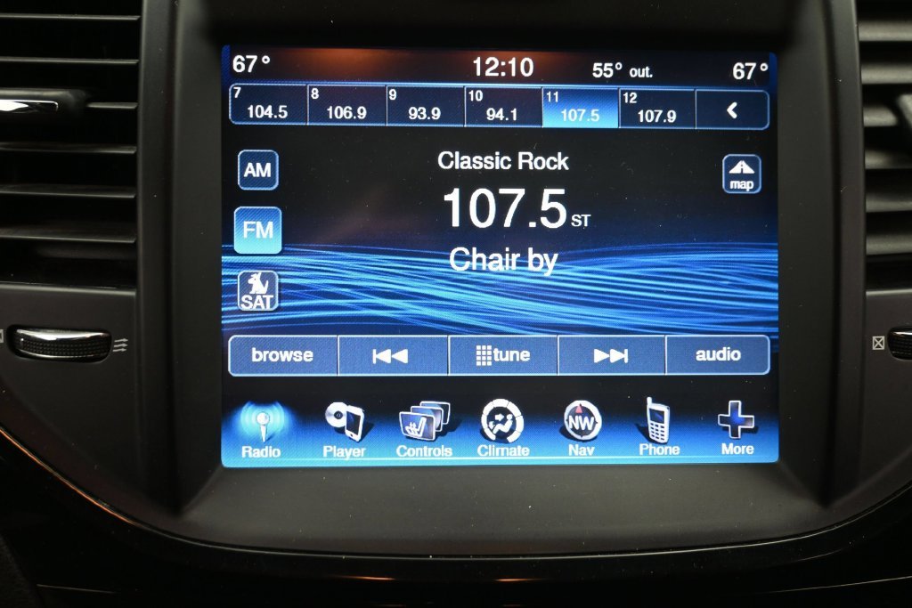 Used 2014 White Chrysler S image 19
