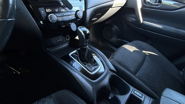 Used 2018 Silver Nissan SV image 14