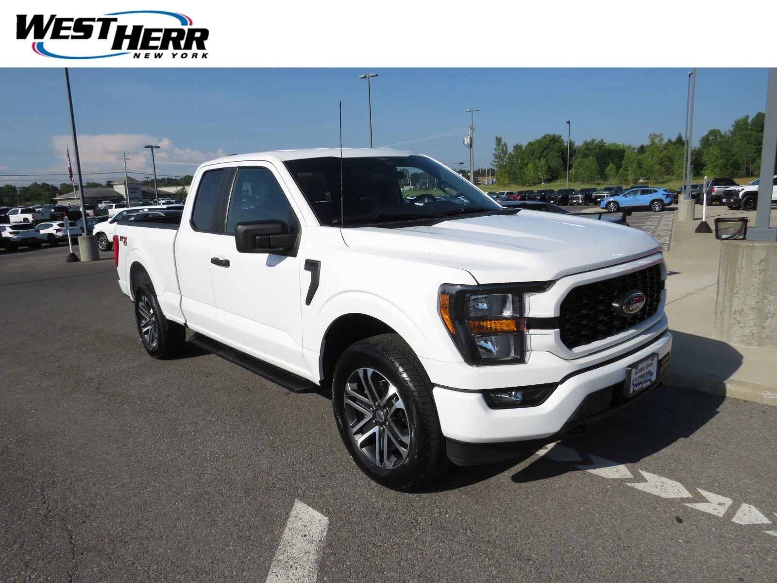 Used 2023  Ford XL image 1