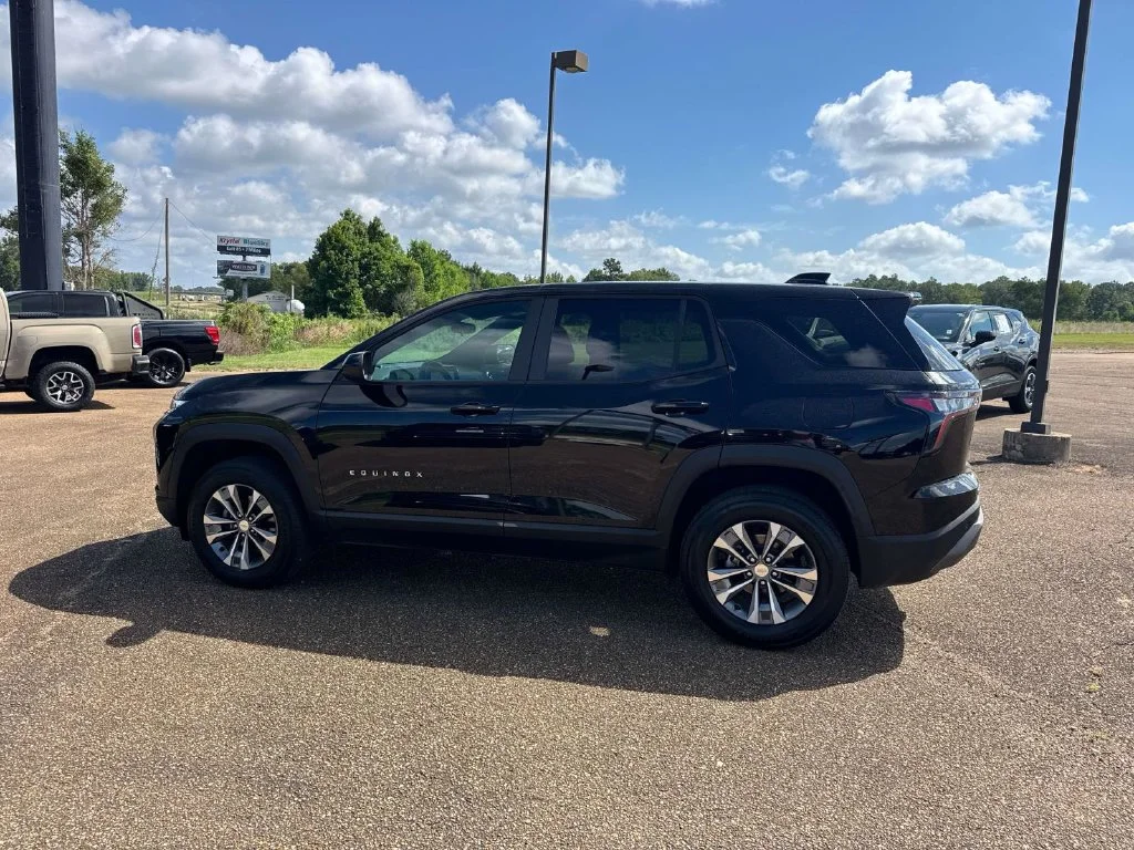 Used 2025 Black Chevrolet LT image 5