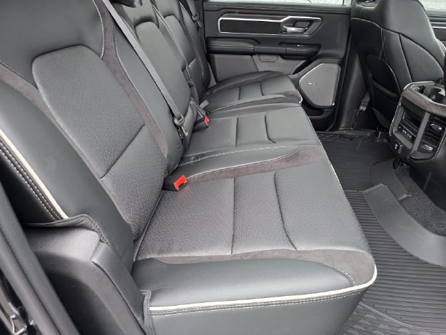 New 2026 Diamond Black Crystal Pearl-Coat Exterior Paint RAM Laramie image 40