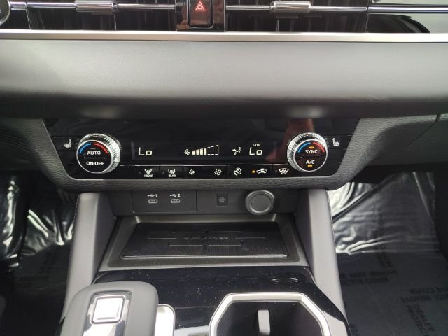 New 2025 White Mitsubishi Trail Edition image 23