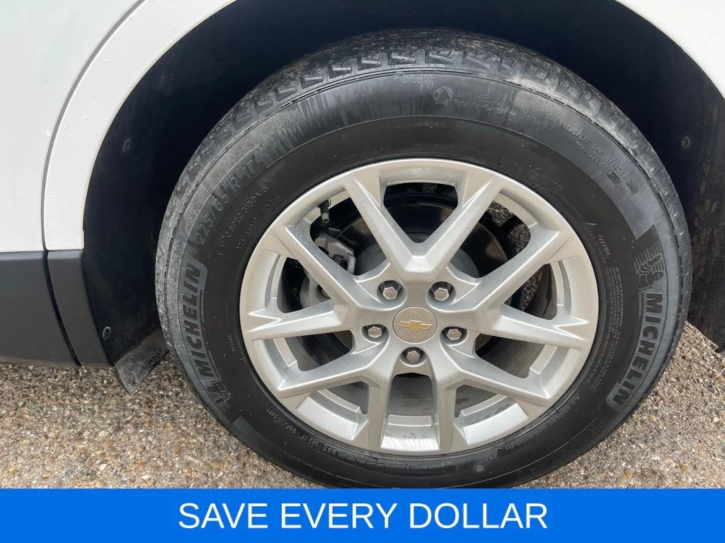Used 2022 White Chevrolet LT image 22