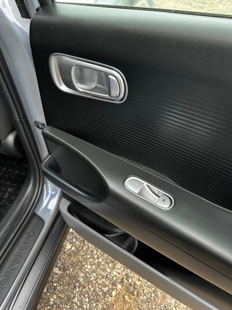 2025 Hyundai IONIQ 6 SE - Photo 16