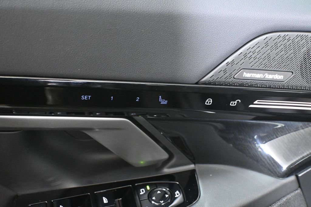 Used 2026 Gray BMW 530i xDrive image 29