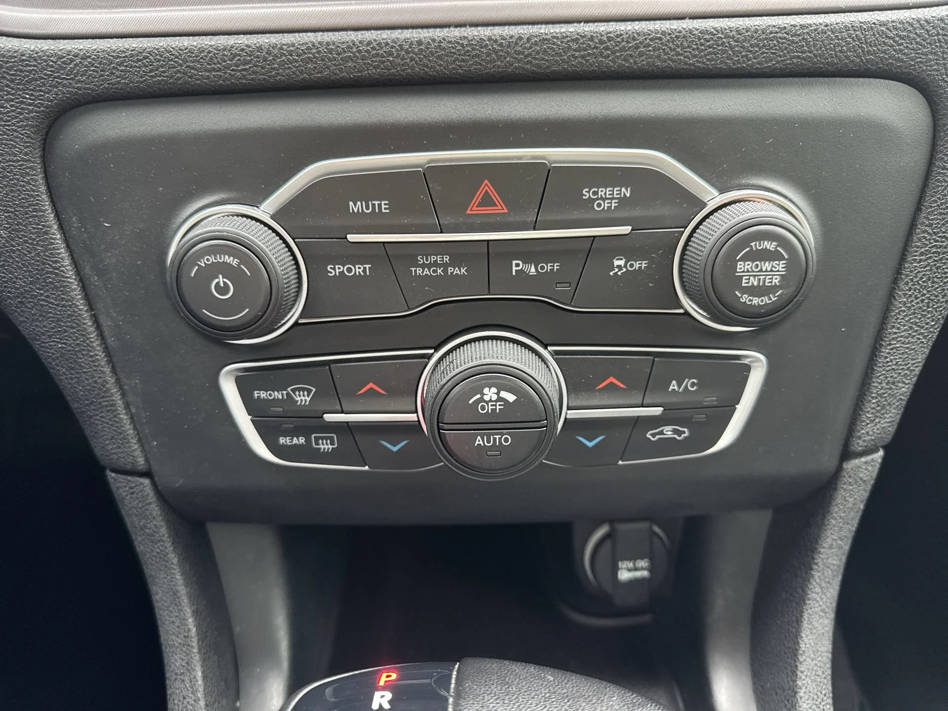 2023 Dodge Charger SXT - Photo 18