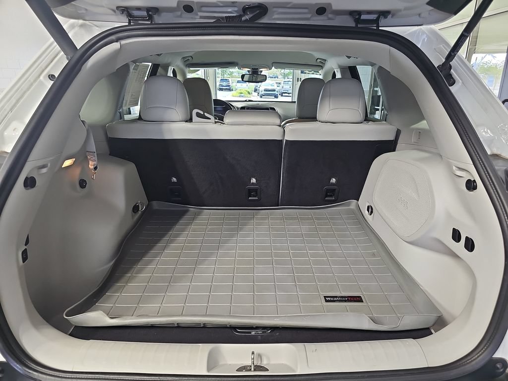 Used 2020 White Jeep Limited 4x4 image 15
