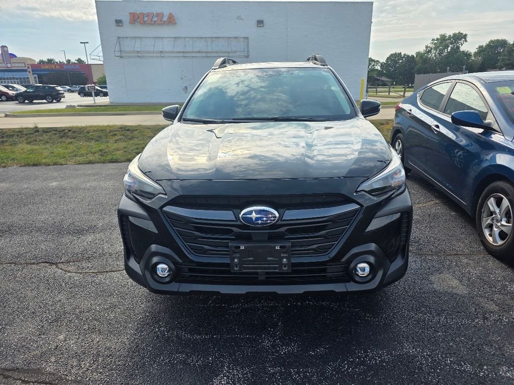 Used 2025 Crystal Black Silica Subaru Premium image 1