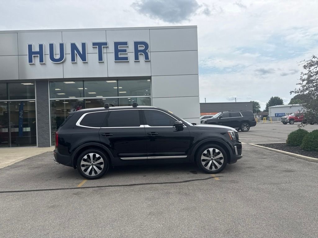 Used 2021 Ebony Black Kia EX image 41