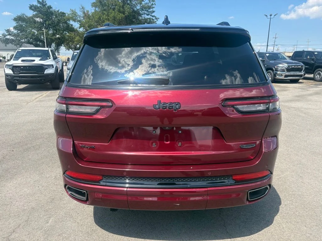 Used 2024 Red Jeep Summit image 6