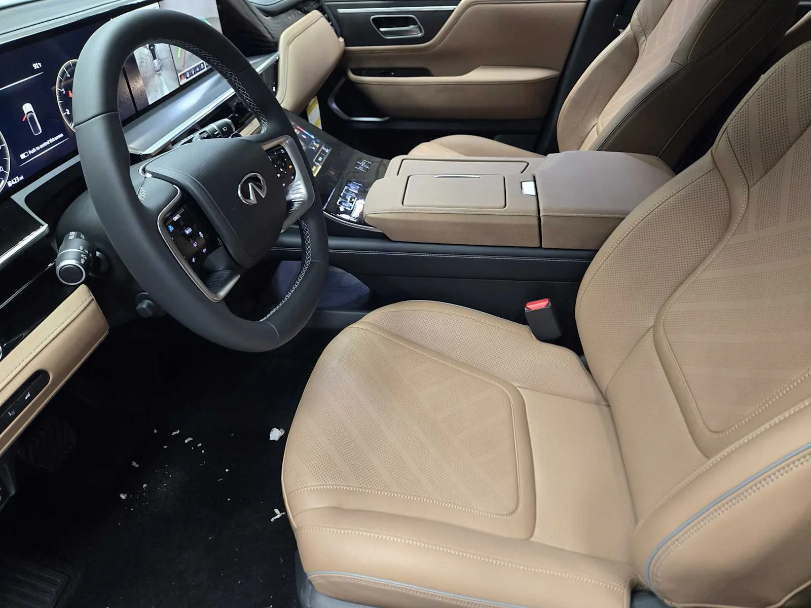 New 2026 RADIANT WHITE INFINITI Luxe 2WD image 8