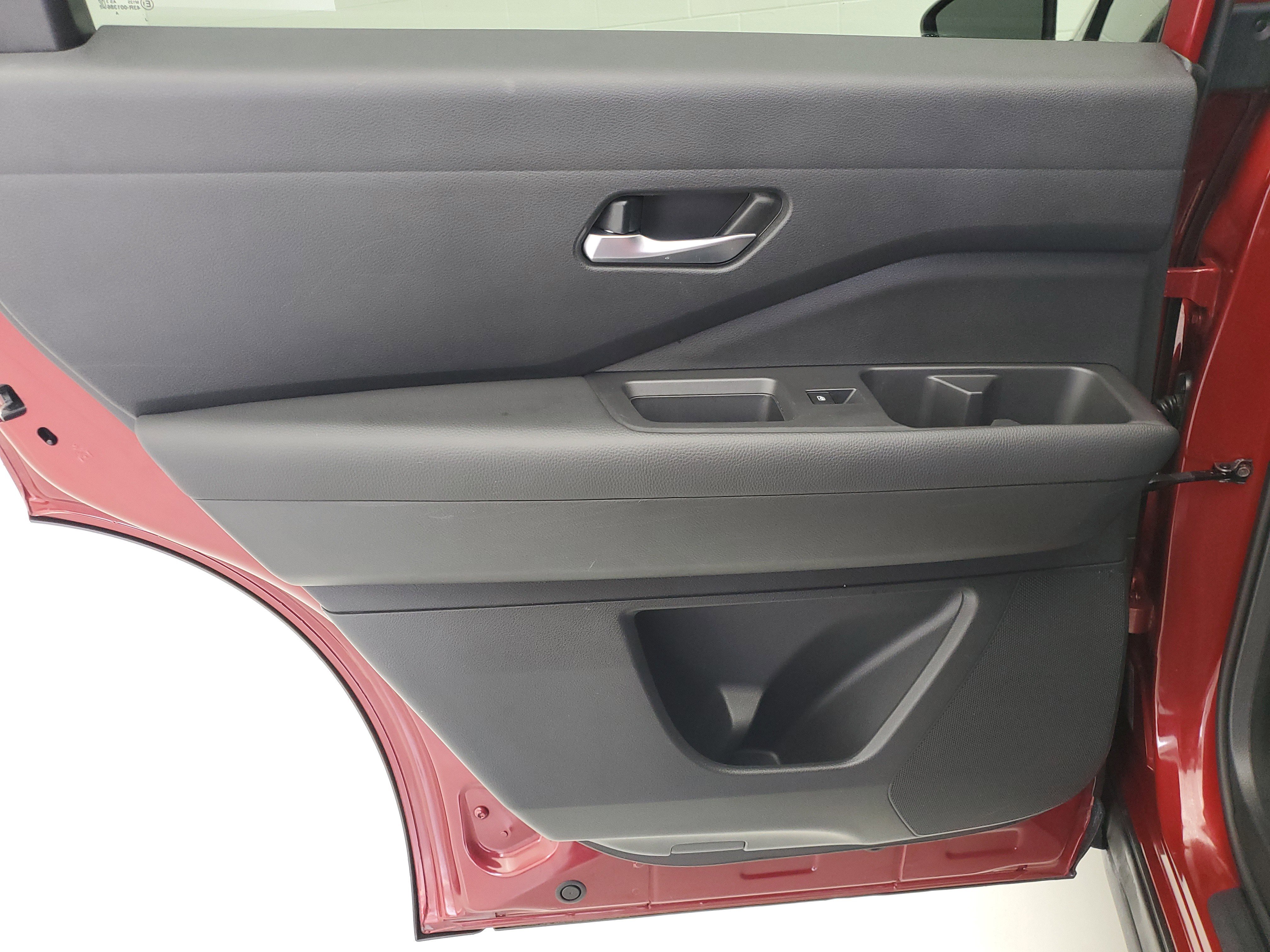 Used 2022 Scarlet Ember Tintcoat Nissan SV image 14