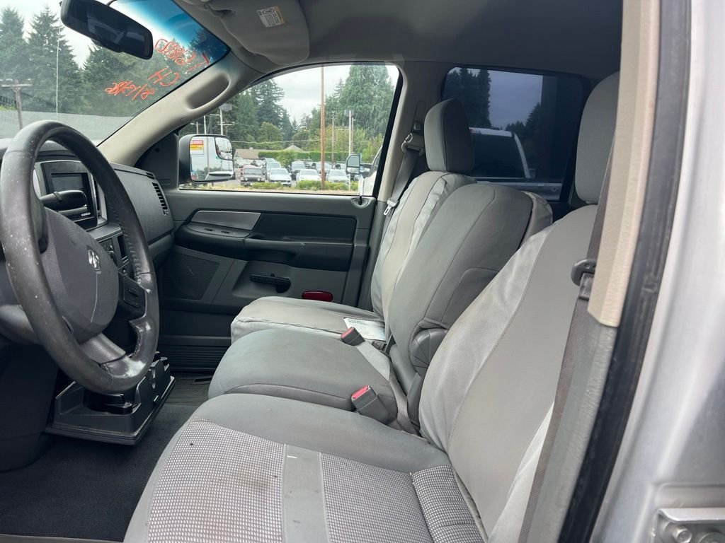 Used 2007 Bright Silver Metallic Dodge SLT image 9