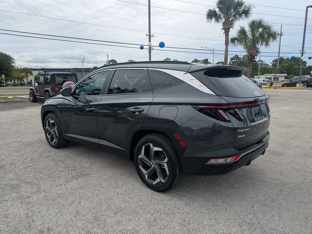 Used 2022 Gray Hyundai SEL image 5