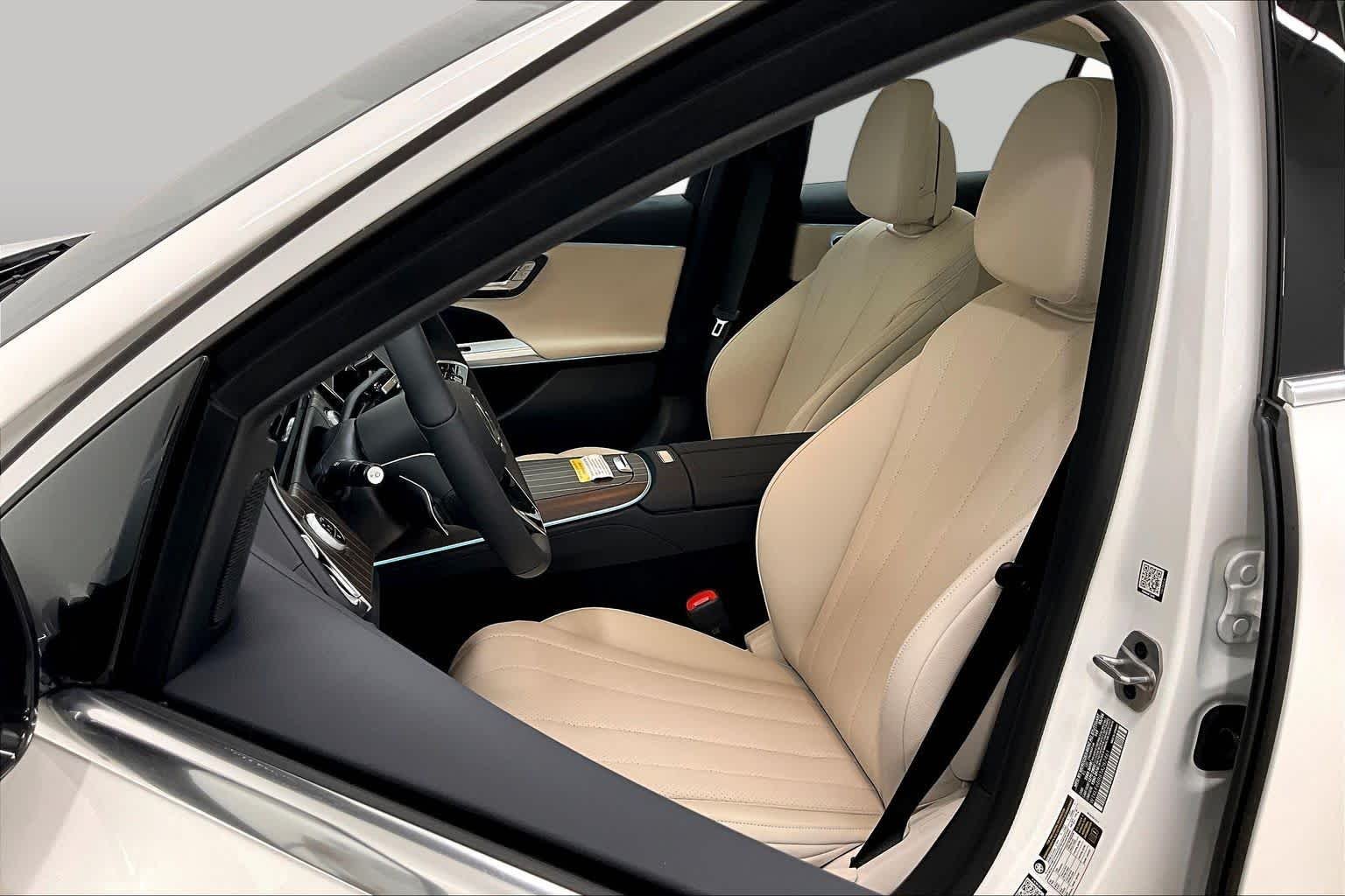 New 2026 Polar White Mercedes-Benz E 450 image 9