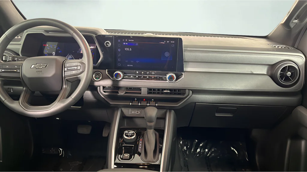 Used 2025 Gray Chevrolet Trail Boss image 23