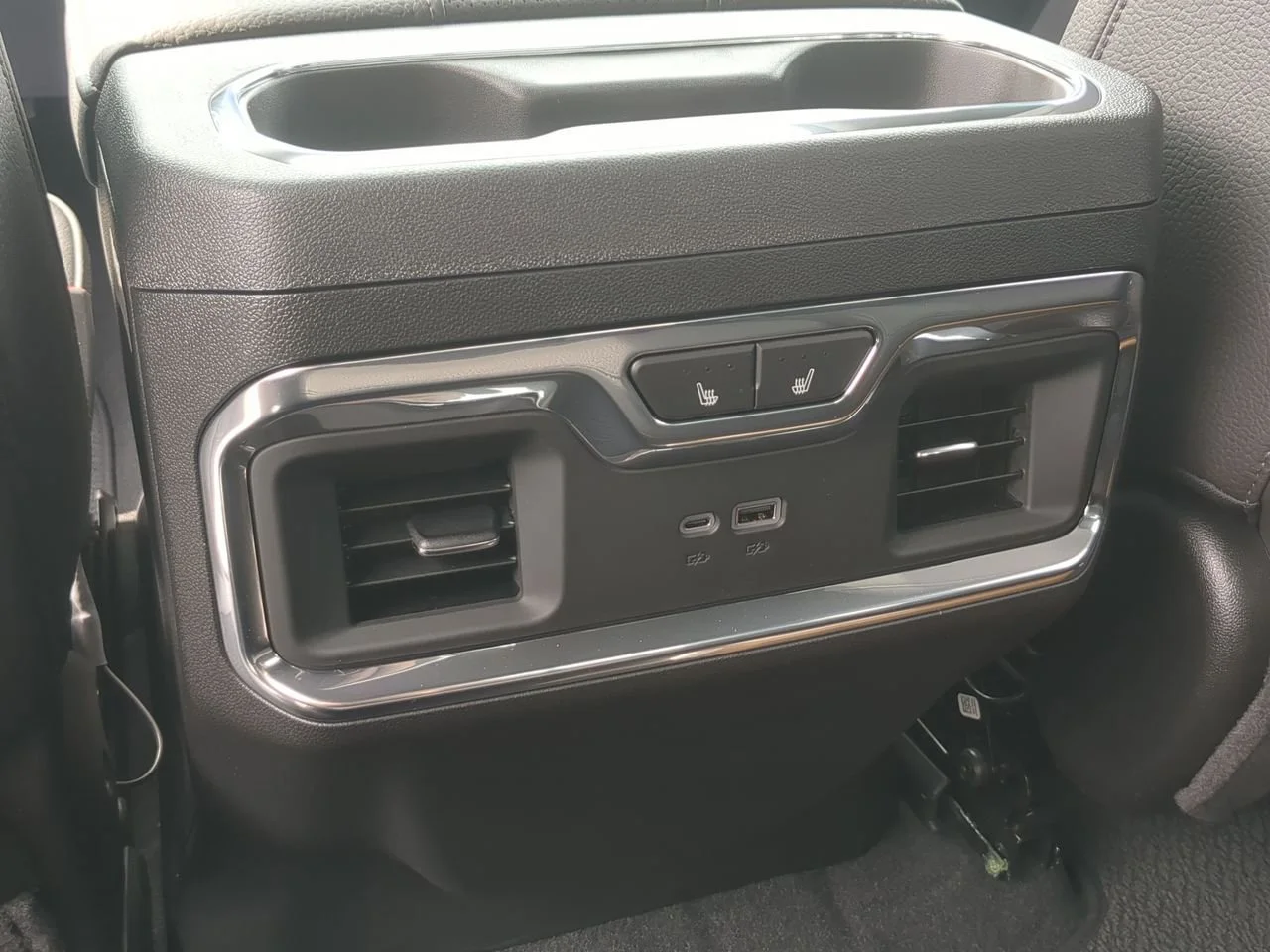 New 2026 Sterling Metallic GMC Denali DRW image 22