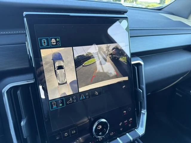 New 2026 Summit White GMC Elevation image 27