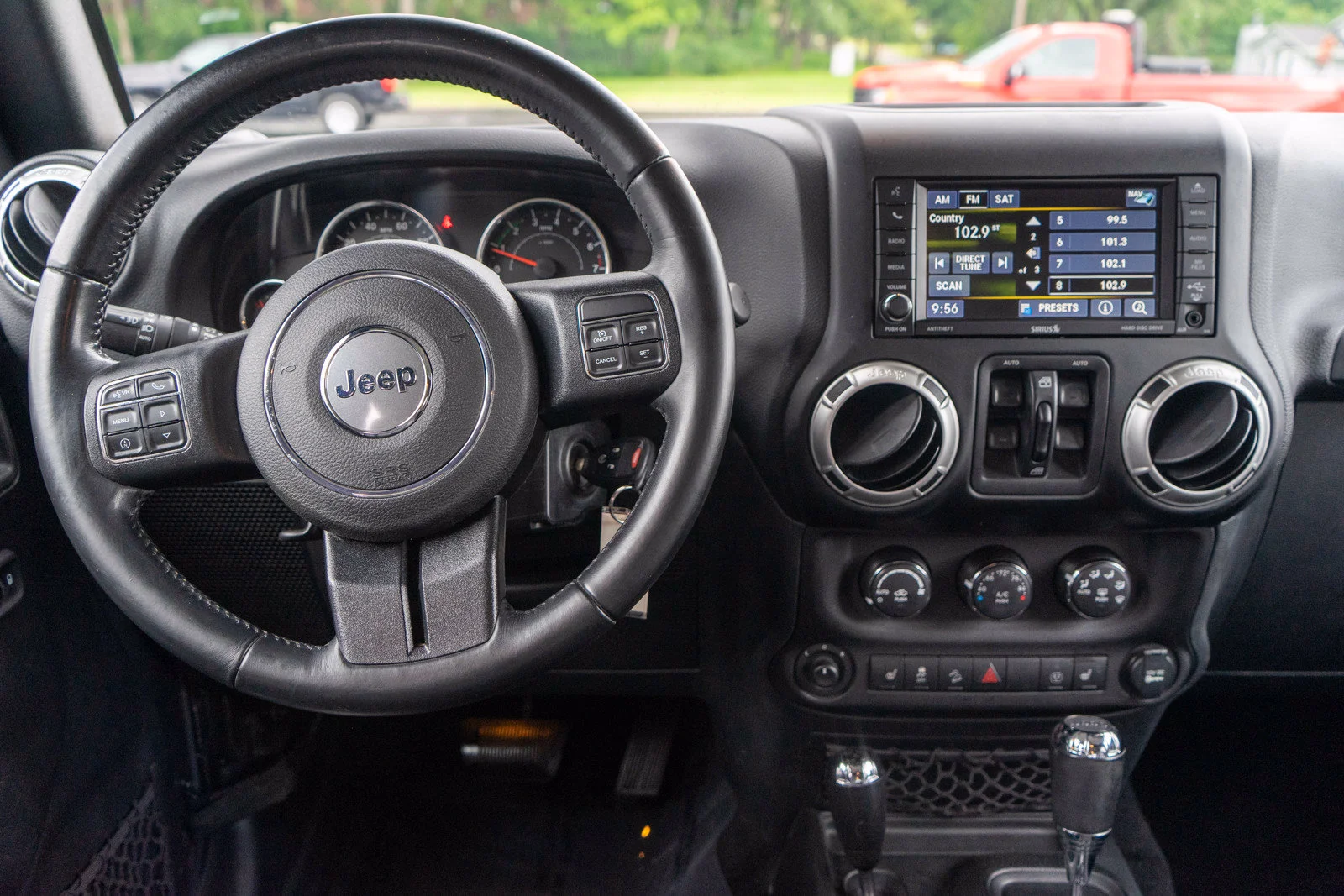 Used 2017 Granite Crystal Metallic Clearcoat Jeep Unlimited Sahara image 12