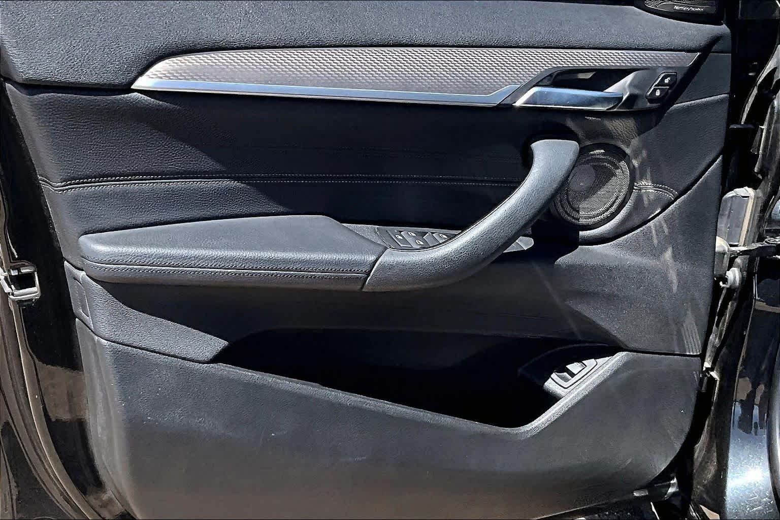 Used 2020 Black Sapphire Metallic BMW M35i image 19