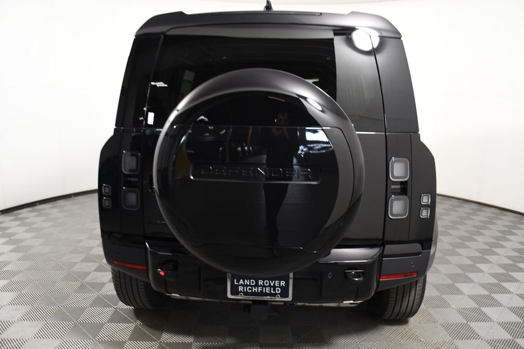 New 2026 Santorini Blk Land Rover S image 5