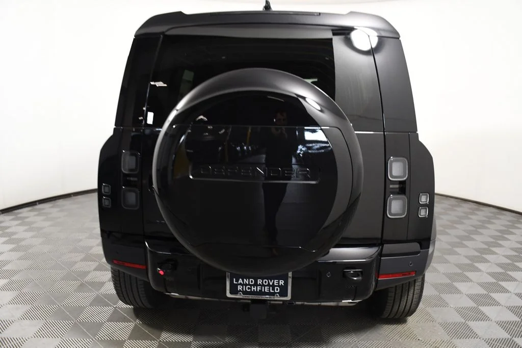 New 2026 Santorini Blk Land Rover S image 5