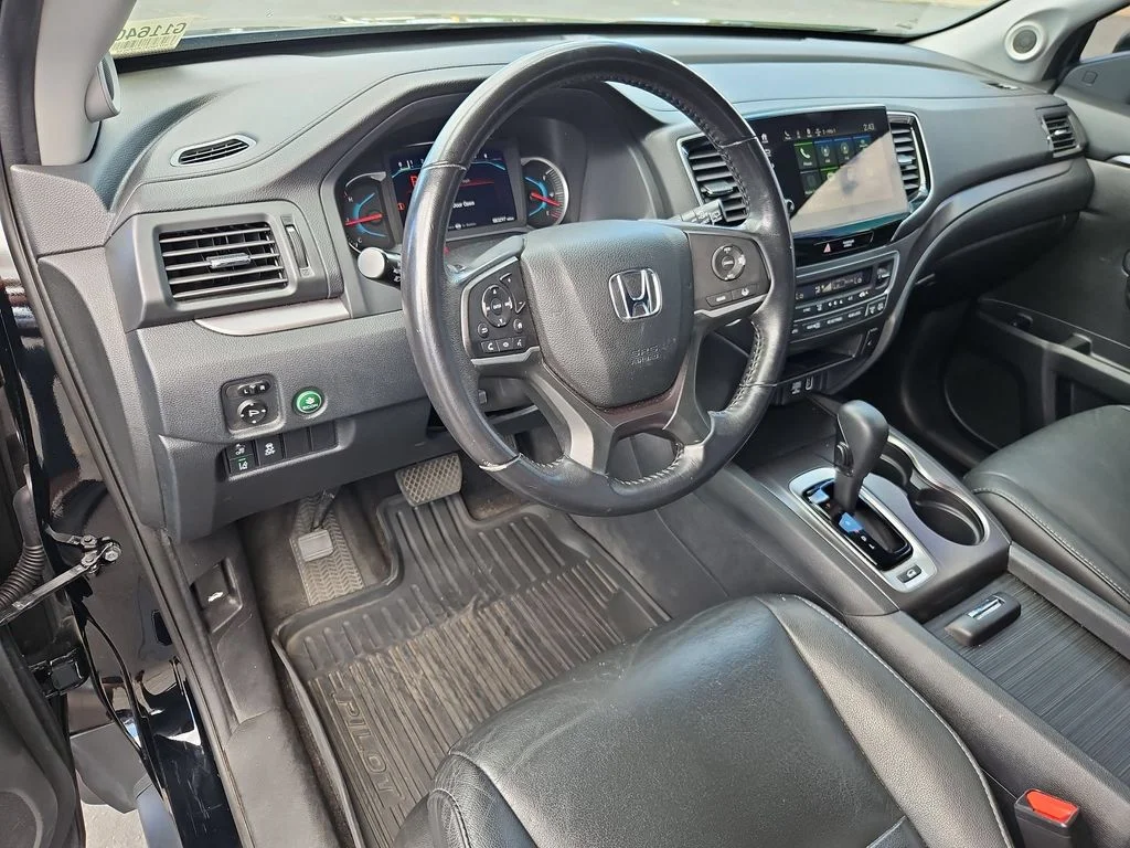 Used 2020 Black Forest Pearl Honda EX-L image 13