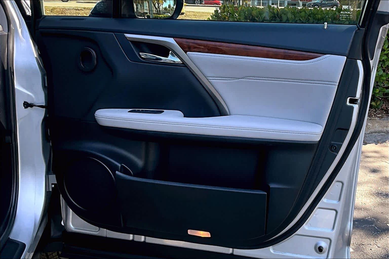 Used 2019 Silver Lining Metallic Lexus Premium image 27