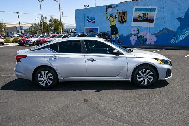 Used 2025 Silver Nissan 2.5 S image 6