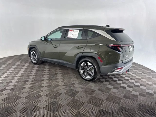 Used 2025 Green Hyundai SEL Convenience image 9