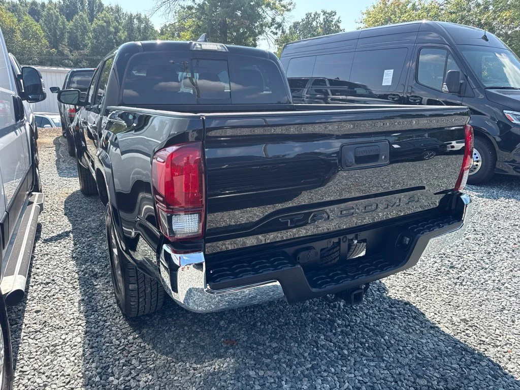 Used 2019 Black Toyota SR5 image 4