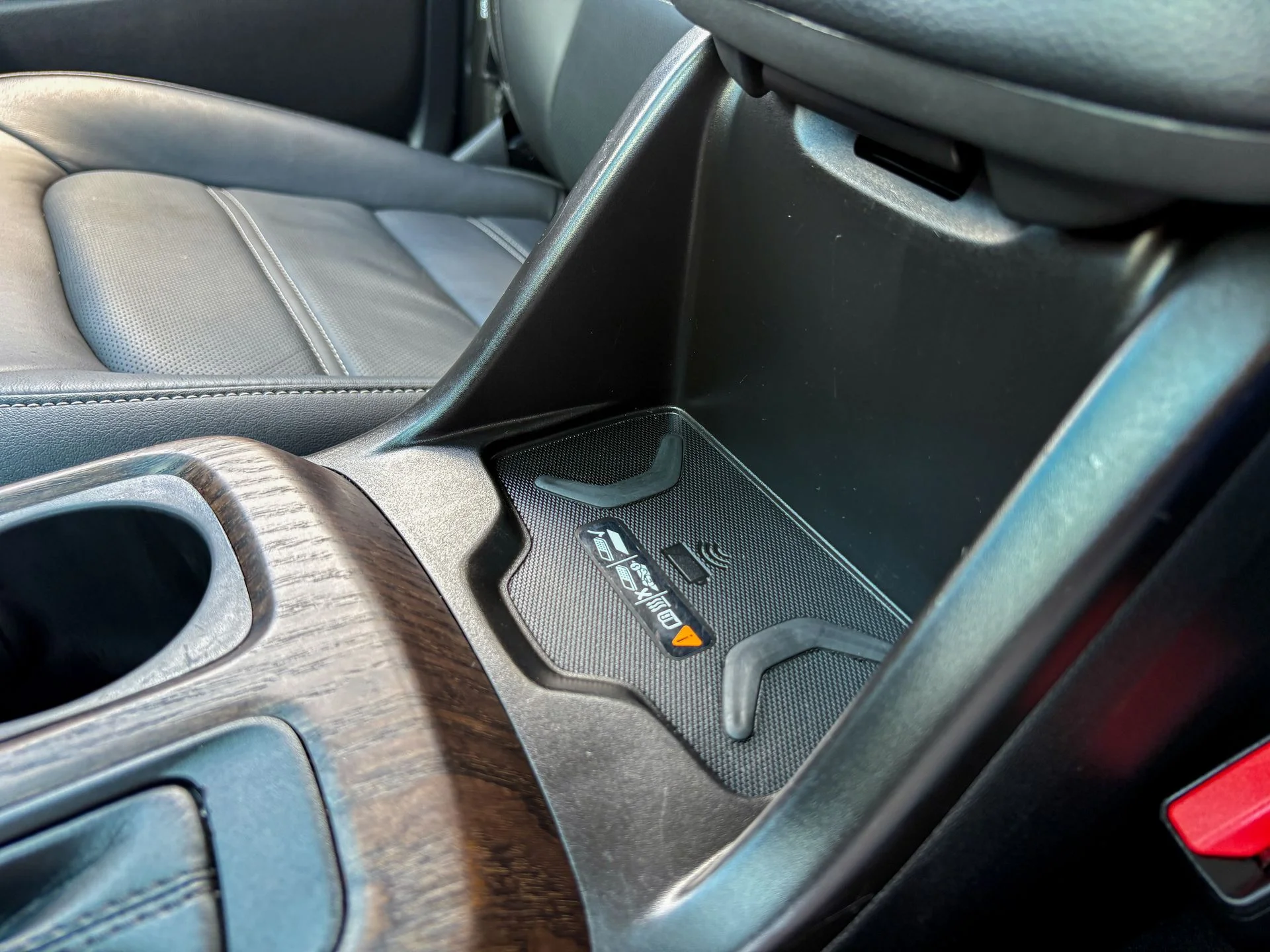 Used 2022 Gray GMC Denali image 29