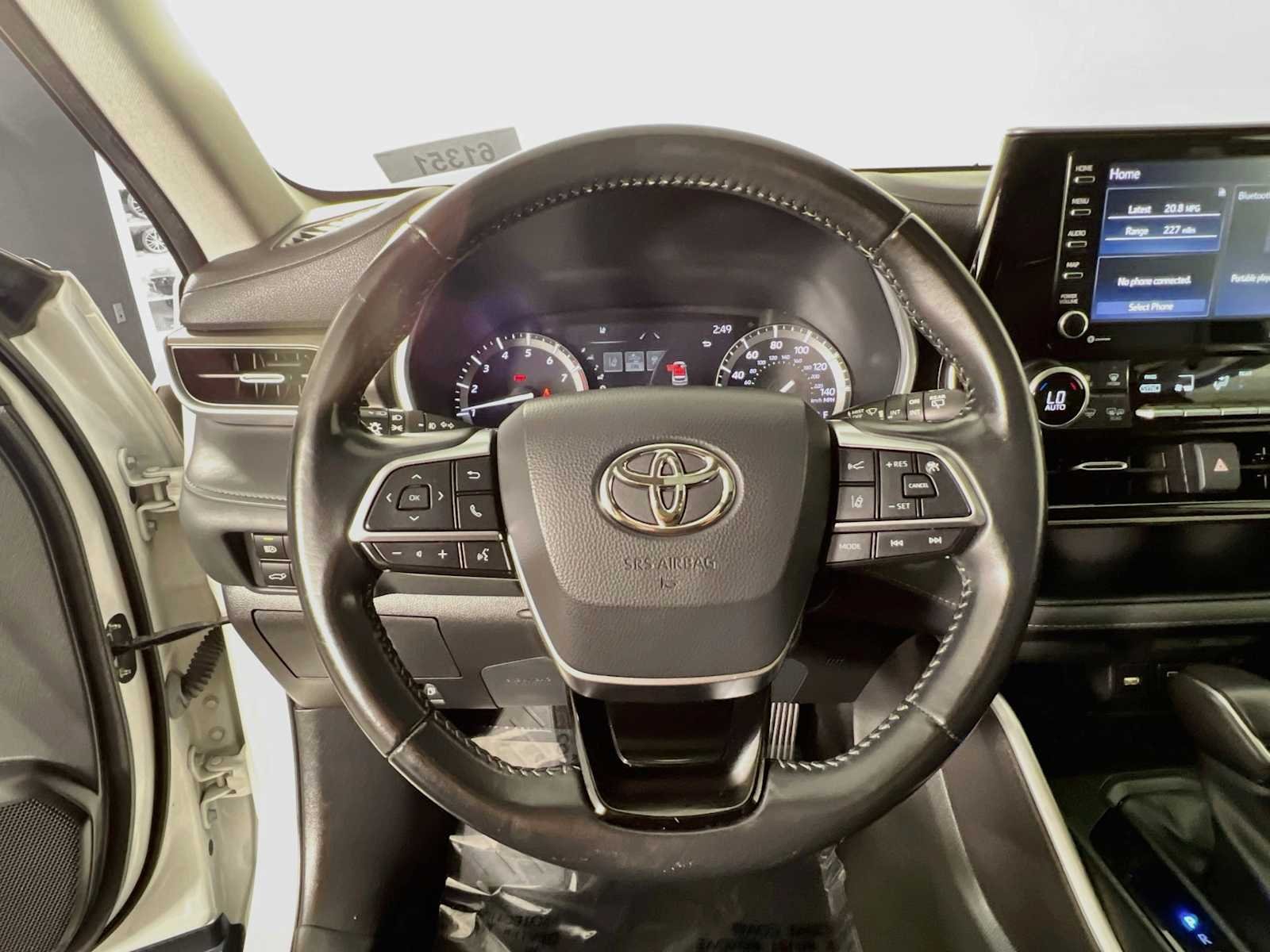 Used 2021 Blizzard Pearl Toyota XLE image 11