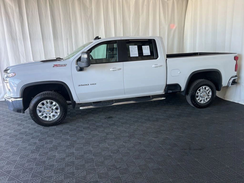 Used 2023 White Chevrolet LT image 23