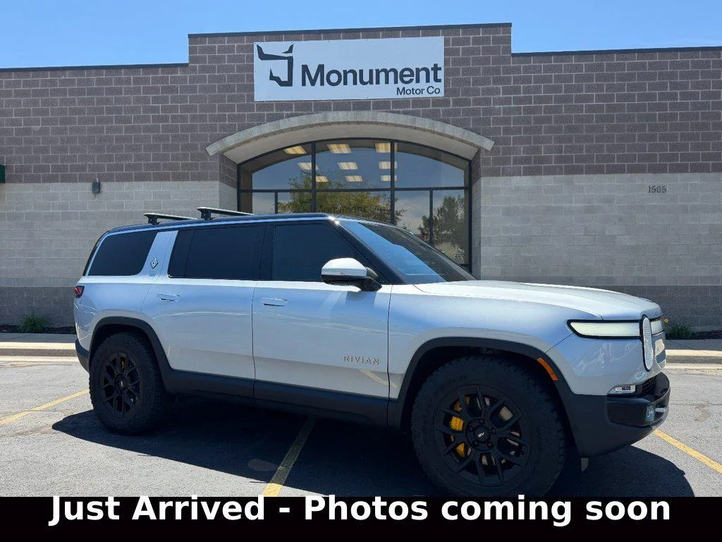 2023 Rivian R1S Adventure Quad-Motor Large Pack's photo