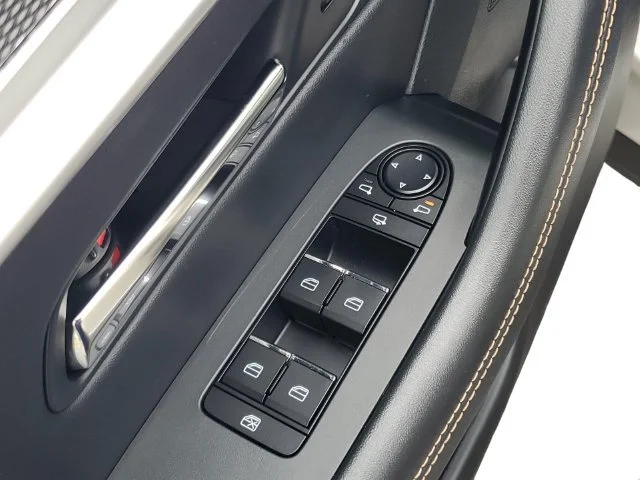 Used 2025 Platinum Quartz Mazda S Premium Package image 14