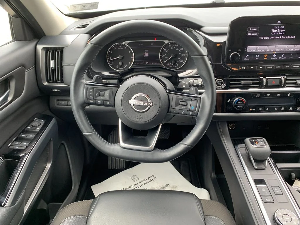 Used 2023 White Nissan SL image 17