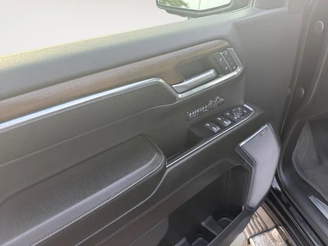 Used 2024 Black Chevrolet High Country image 10